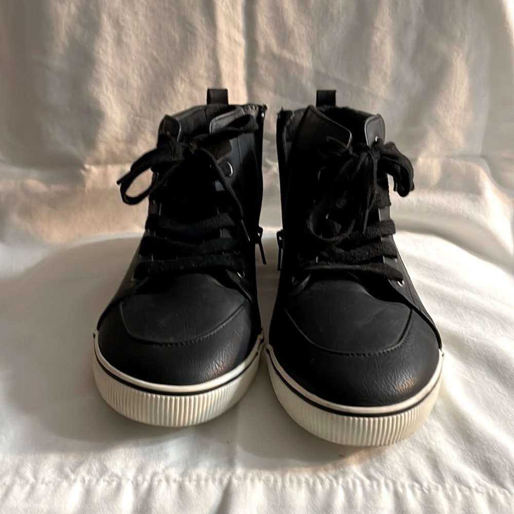 Boy’s shoes